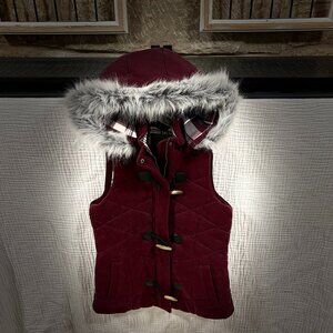 Maurices Wine Quilted Vest w/Fur-Lined Hood - Size Small - Like New